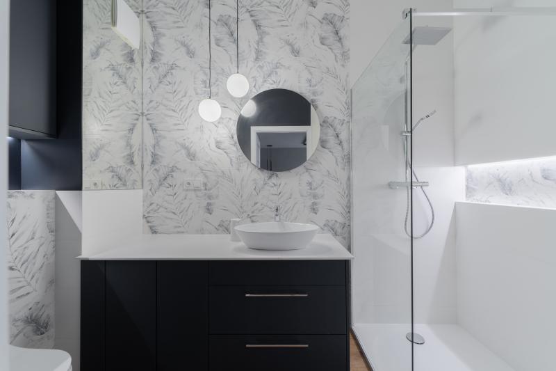 Création salle de bain, les tendances et astuces pour optimiser l'espace